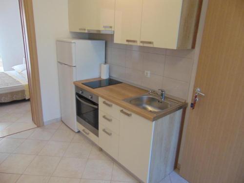 Apartment Sucuraj 11228a