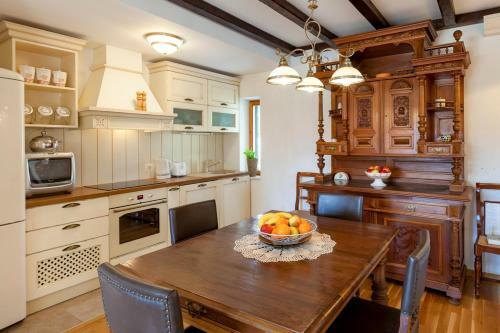 Sumartin Villa Sleeps 8 Pool Air Con Wifi