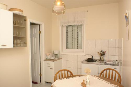 Hostal Apartments And Rooms With Parking Space Sumartin (Brac) - 757