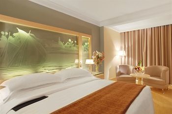 Le Royal Hotel