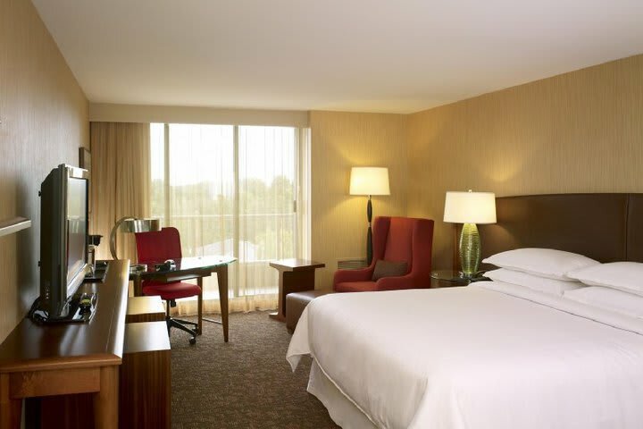 Sheraton Vancouver Airport Hotel