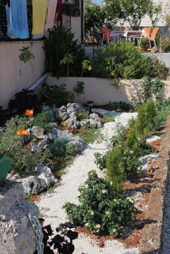Apartments With A Parking Space Supetar (brac) - 5628