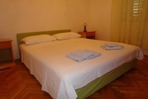 Apartment Supetar 13180a