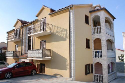 Apartments With A Parking Space Supetar (brac) - 5663