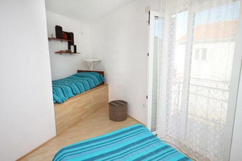 Apartments With A Parking Space Supetar (brac) - 6036