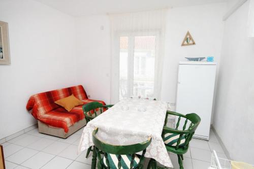 Apartments With A Parking Space Supetar (brac) - 6036