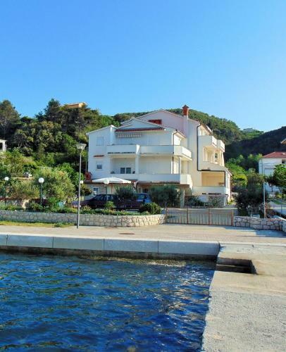 Apartment In Supetarska Draga 34570