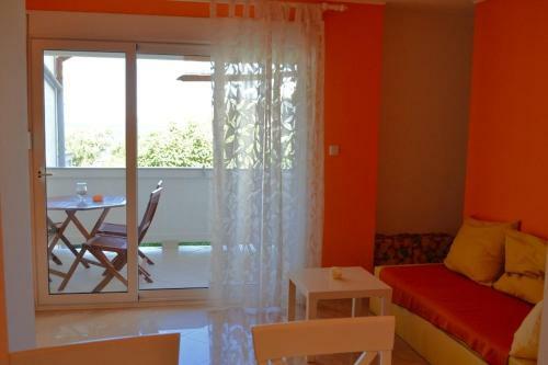 Seaview Apartment With 2 Bedrooms + 2 Bathrooms