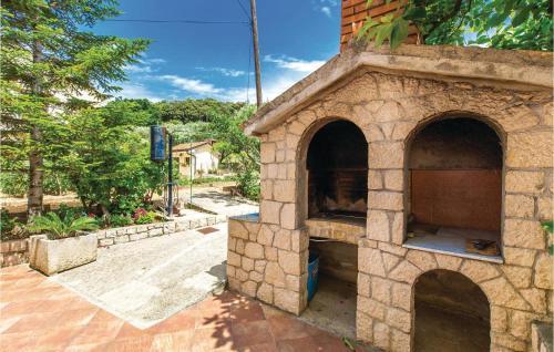 Three-bedroom Apartment In Supetarska Draga