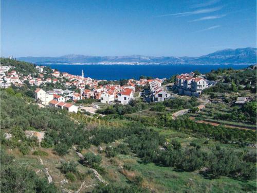 Four-bedroom Holiday Home In Sutivan