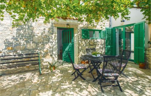 Four-bedroom Holiday Home In Sutivan