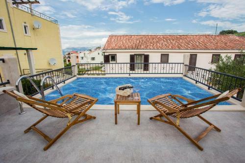 Apartments With A Swimming Pool Sutivan (brac) - 16235