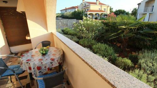 One-bedroom Apartment In Malinska XXIV