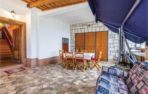 Apartment Lopci I