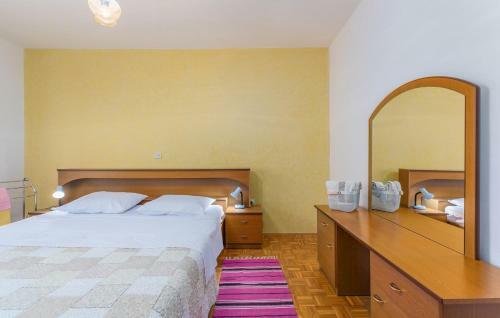 Hostal Apartments Marinela Korsa
