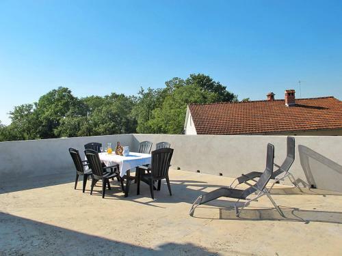 Holiday Home Josip (roj436)