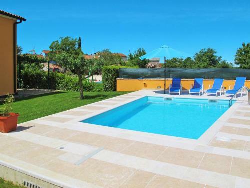 Holiday Home Nikolina (roj412)
