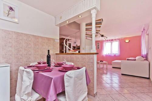 Holiday Home Nikolina (roj412)