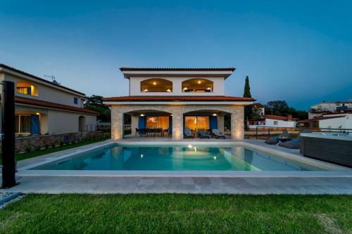 Luxury Villa Loma 2