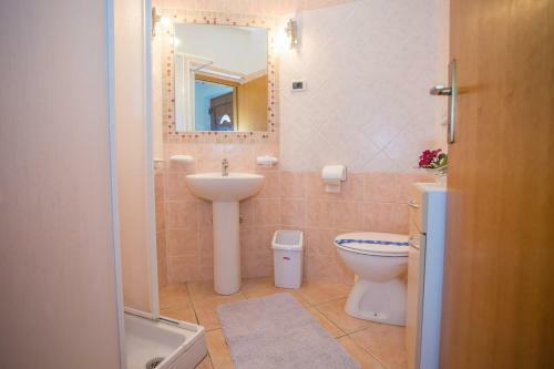 Hostal Apartment Comlex Villa Maja In Tar