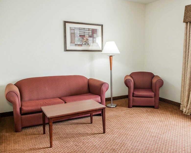 Hotel Comfort Suites