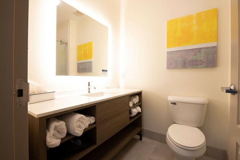 Hotel Comfort Suites