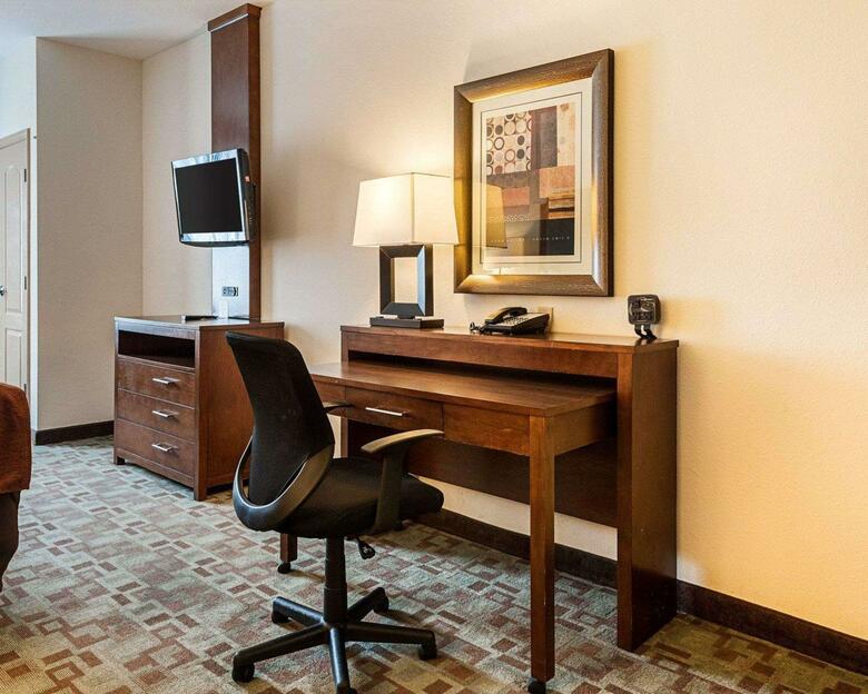 Hotel Comfort Suites