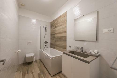 Contemporary Villa Nada With Pool And Sauna