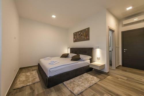 Contemporary Villa Nada With Pool And Sauna