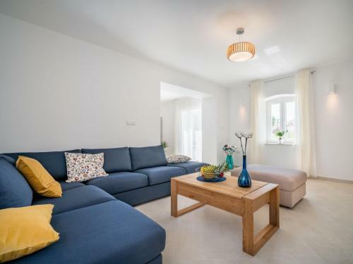 Holiday Home Villa Coriticum Otium