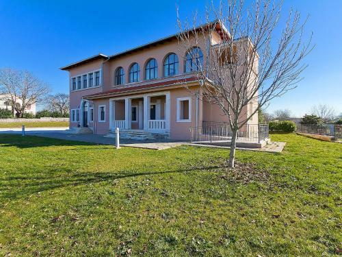 Villa � Kola Jakovi�i