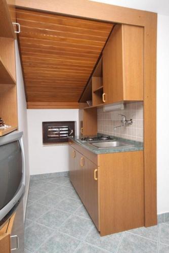 Apartments By The Sea Tkon (pasman) - 8395