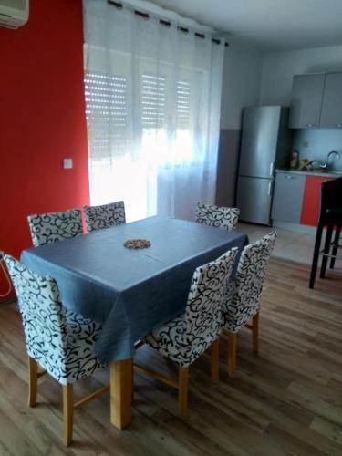Apartments With A Parking Space Tkon (pasman) - 5827