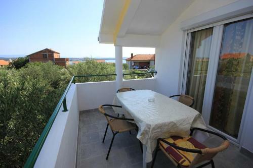 Apartments With A Parking Space Kraj (pasman) - 8213