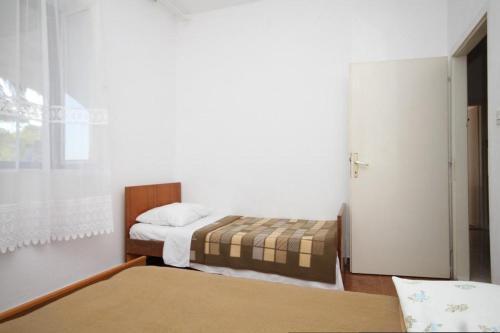 Apartments With A Parking Space Kraj (pasman) - 335