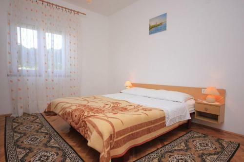 Apartments With A Parking Space Tkon (pasman) - 8302
