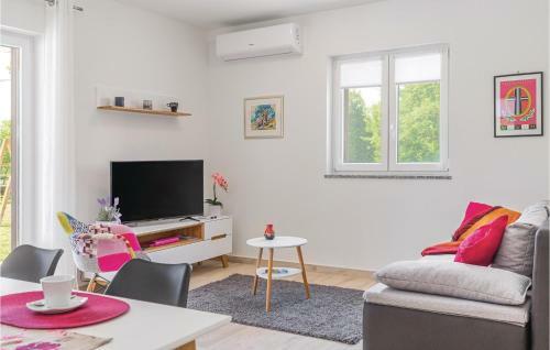 Two-bedroom Holiday Home In Trget