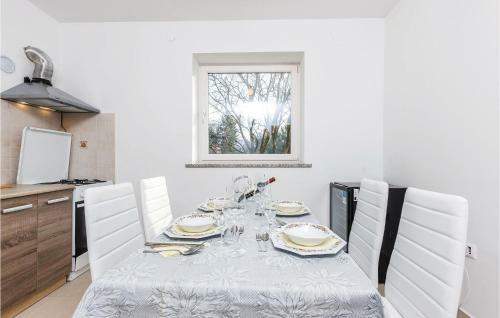 One-bedroom Apartment In Tribalj