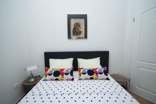 Lola's Apartments