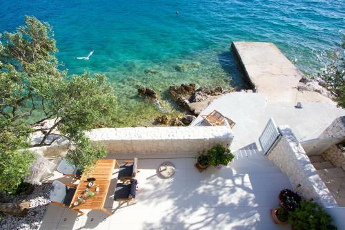 Beachfront Villa Tribunj