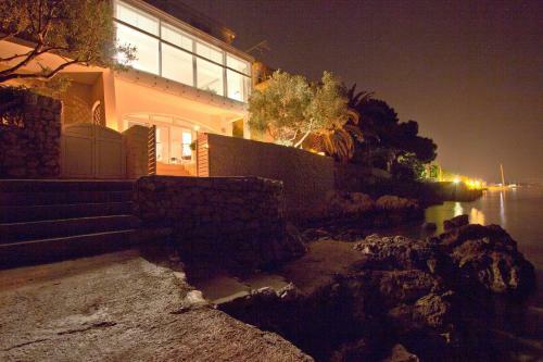 Beachfront Villa Tribunj