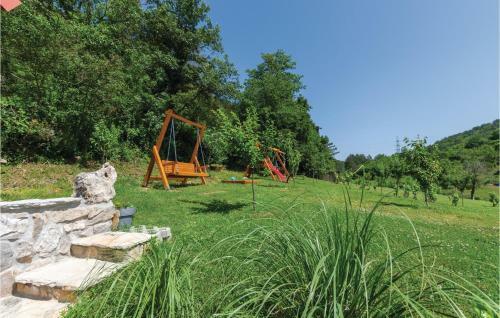 Three-bedroom Holiday Home In Trilj