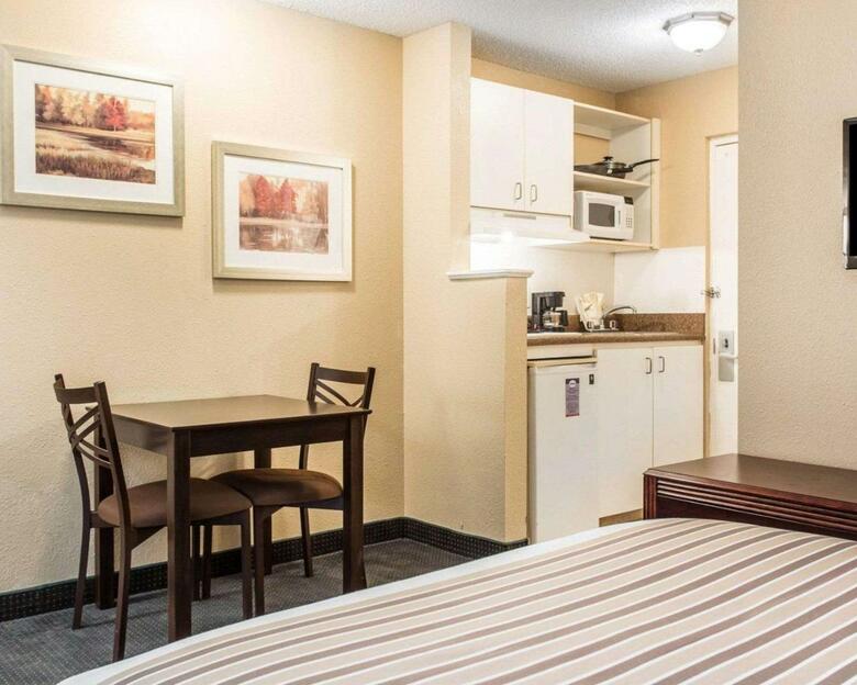 Hotel Suburban Extended Stay