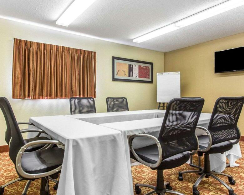 Hotel Suburban Extended Stay