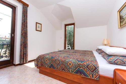 Apartment Okrug Gornji 2792b