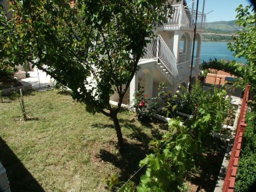 Apartment Mastrinka 2050b