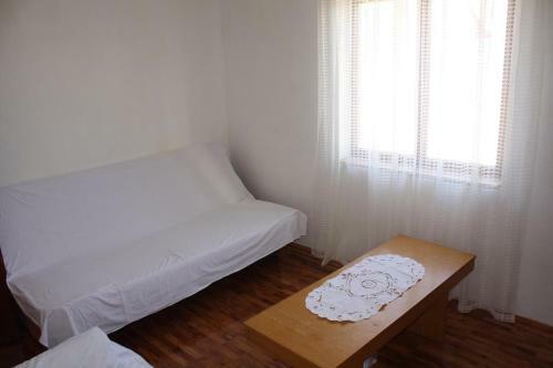 Apartments With A Parking Space Mastrinka (Ciovo) - 9428