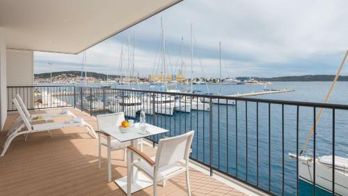Marina Baoti? Apartments