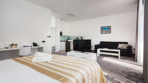 Marina Baoti? Apartments