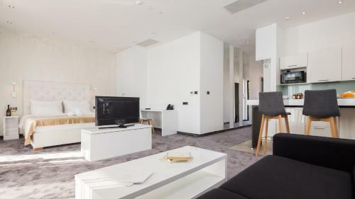 Marina Baoti? Apartments
